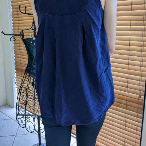 CUE Blue Relaxed-Fit Button-Up Sleeveless Blue Shirt XS $35 (RRP $80) 🕊️💛. - Picture 2 of 4